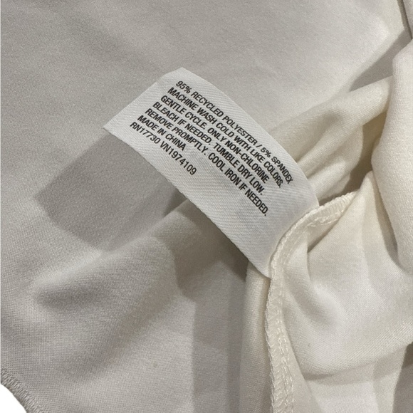 Colsie Ivory Cropped Spring Time Top - Picture 4 of 7